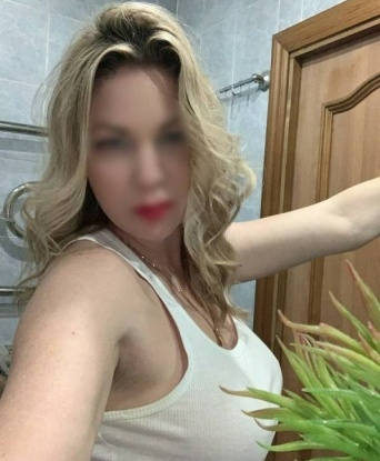 💋 Отдашься мне на пару часов, и я покажу тебе настоящее наслаждение и безудержную страсть. Можешь полностью расслабиться и довериться моим магическим рукам, которые точно знают, как доставить удовольствие.
📸 В моем арсенале есть множество откровенных фото – сиськи, попка и соблазнительное лицо! Гарантирую, что я выгляжу не хуже, чем на фотографиях. Так что встречаешься со мной, ты точно не разочаруешься.
🌇 Живу в Москве, самом пульсирующем и загадочном городе. Именно здесь я готова воплотить все твои фантазии в реальность. Забудь о рутине и окунись в мир сексуальных наслаждений со мной. Только для тебя! 💕 Таник