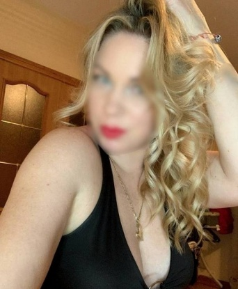 💋 Отдашься мне на пару часов, и я покажу тебе настоящее наслаждение и безудержную страсть. Можешь полностью расслабиться и довериться моим магическим рукам, которые точно знают, как доставить удовольствие.
📸 В моем арсенале есть множество откровенных фото – сиськи, попка и соблазнительное лицо! Гарантирую, что я выгляжу не хуже, чем на фотографиях. Так что встречаешься со мной, ты точно не разочаруешься.
🌇 Живу в Москве, самом пульсирующем и загадочном городе. Именно здесь я готова воплотить все твои фантазии в реальность. Забудь о рутине и окунись в мир сексуальных наслаждений со мной. Только для тебя! 💕 Таник