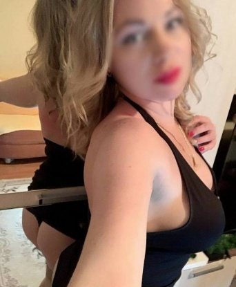 💋 Отдашься мне на пару часов, и я покажу тебе настоящее наслаждение и безудержную страсть. Можешь полностью расслабиться и довериться моим магическим рукам, которые точно знают, как доставить удовольствие.
📸 В моем арсенале есть множество откровенных фото – сиськи, попка и соблазнительное лицо! Гарантирую, что я выгляжу не хуже, чем на фотографиях. Так что встречаешься со мной, ты точно не разочаруешься.
🌇 Живу в Москве, самом пульсирующем и загадочном городе. Именно здесь я готова воплотить все твои фантазии в реальность. Забудь о рутине и окунись в мир сексуальных наслаждений со мной. Только для тебя! 💕 Таник